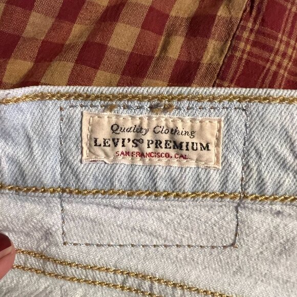 Levi's - Picture 4 of 7
